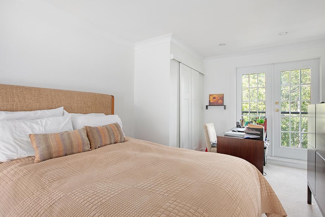 Staircase Photo of 14553 Sunset Drive, White Rock, BC