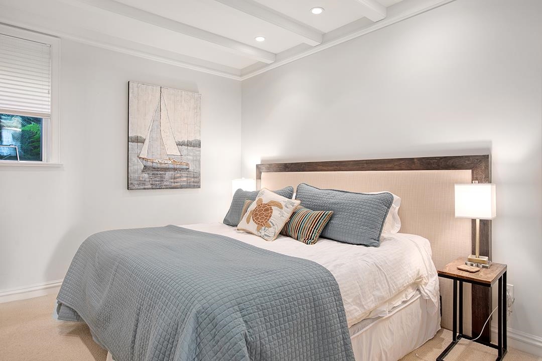 Swimming Pool Photo of 14553 Sunset Drive, White Rock, BC