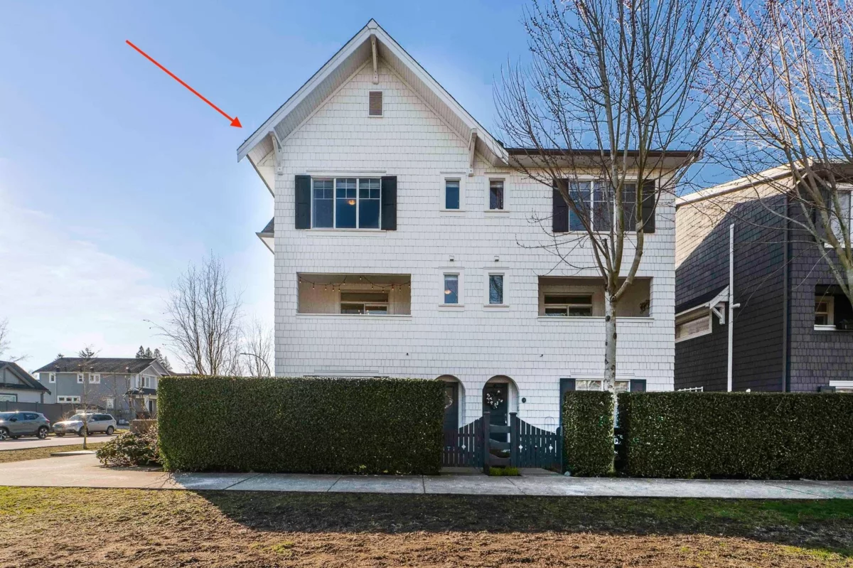 Living Room Photo of 4 127 172 Street, Surrey, BC