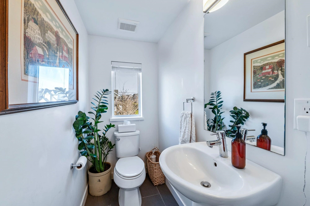 Powder Room Photo of 4 127 172 Street, Surrey, BC