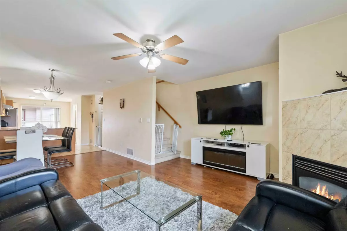 Dining Area Photo of 3 12730 66 Avenue, Surrey, BC