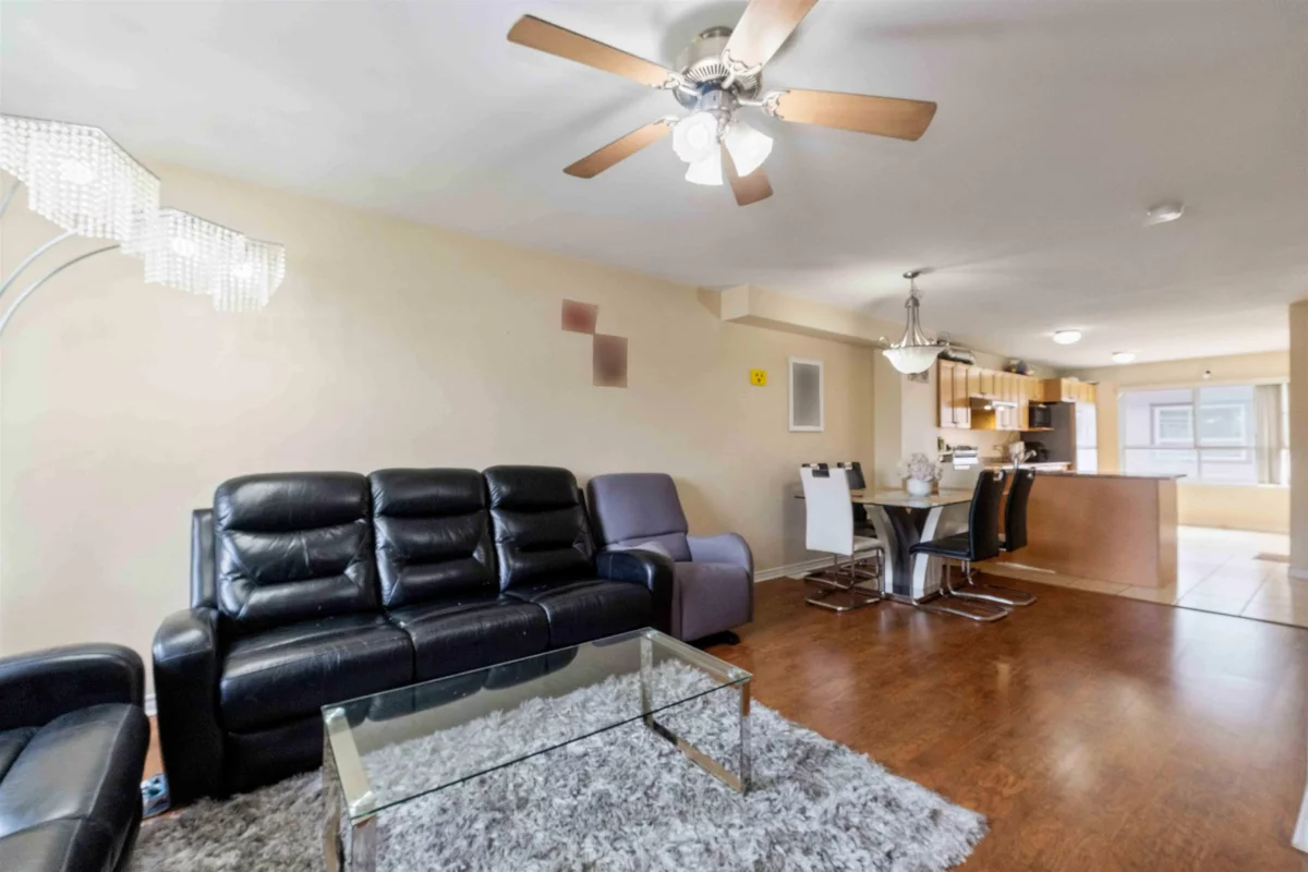 Kitchen Photo of 3 12730 66 Avenue, Surrey, BC