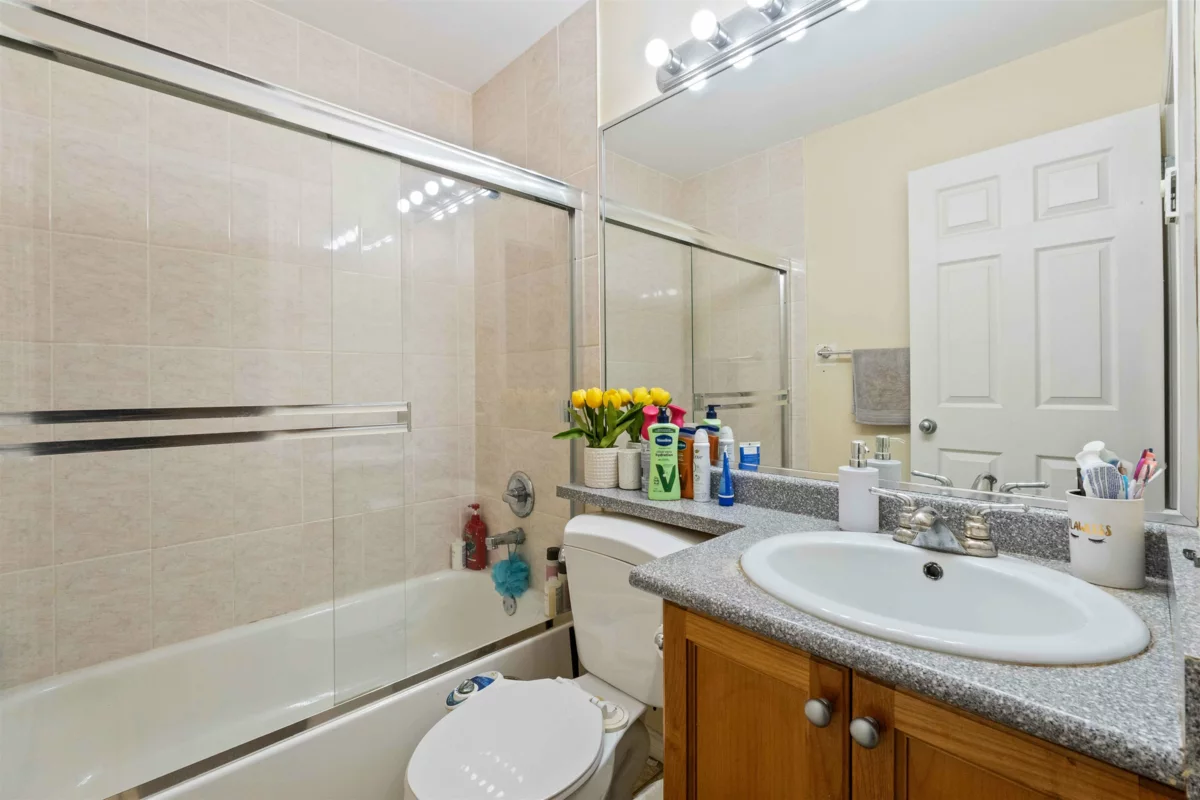 Mudroom Photo of 3 12730 66 Avenue, Surrey, BC