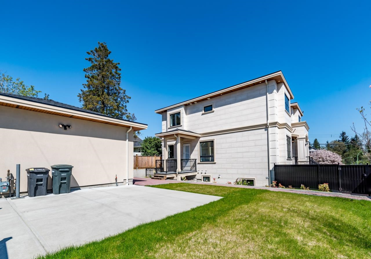 Backyard Photo of 3789 Clinton Street, Burnaby, BC