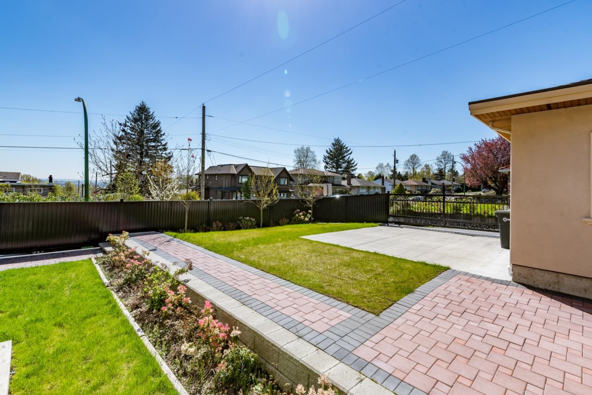 Garden / Landscaping Photo of 3789 Clinton Street, Burnaby, BC