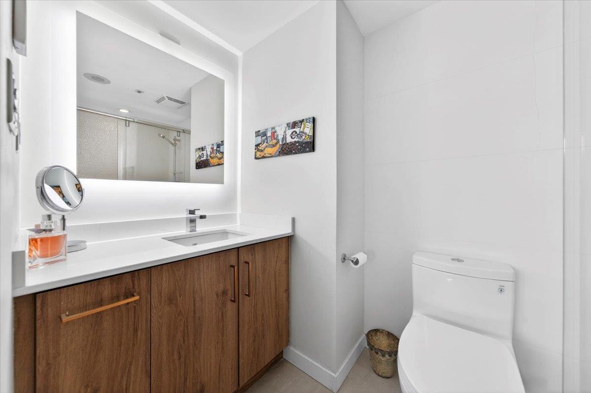 Guest Bathroom Photo of 603 1009 Expo Boulevard, Vancouver, BC
