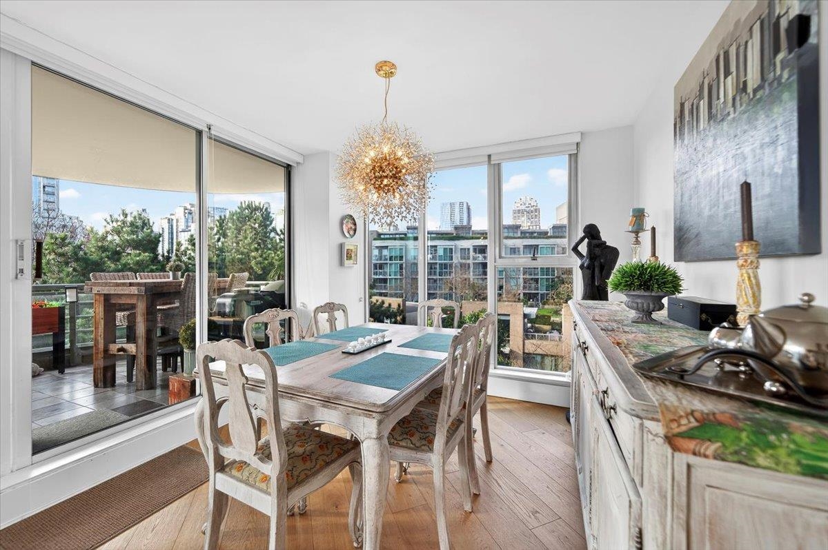 Kitchen Photo of 603 1009 Expo Boulevard, Vancouver, BC