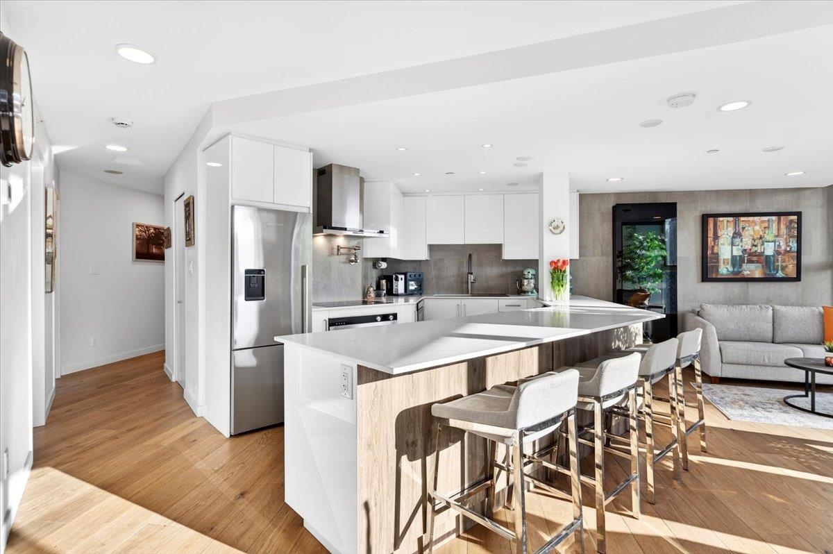 Laundry Room Photo of 603 1009 Expo Boulevard, Vancouver, BC