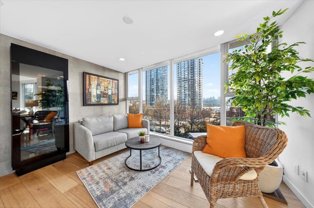 Walk-In Closet Photo of 603 1009 Expo Boulevard, Vancouver, BC