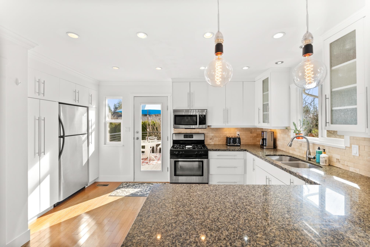 Breakfast Nook Photo of 1664 58 Street, Delta, BC