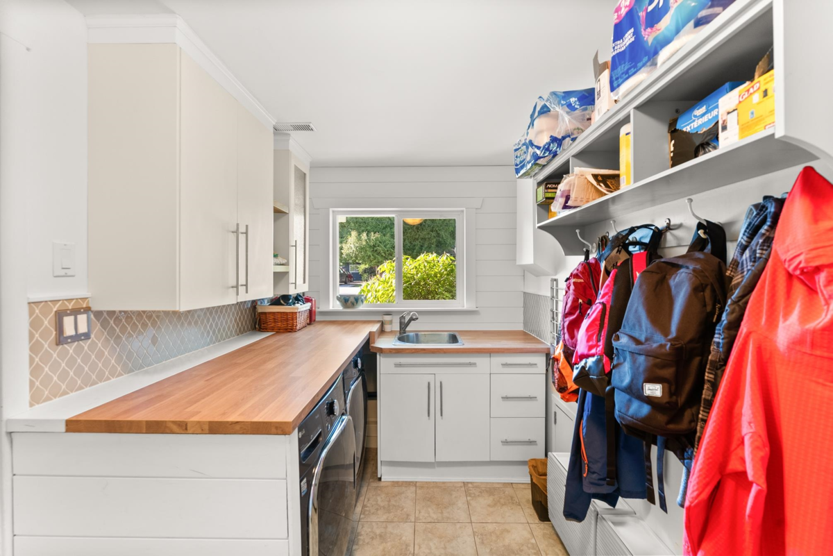 Powder Room Photo of 1664 58 Street, Delta, BC