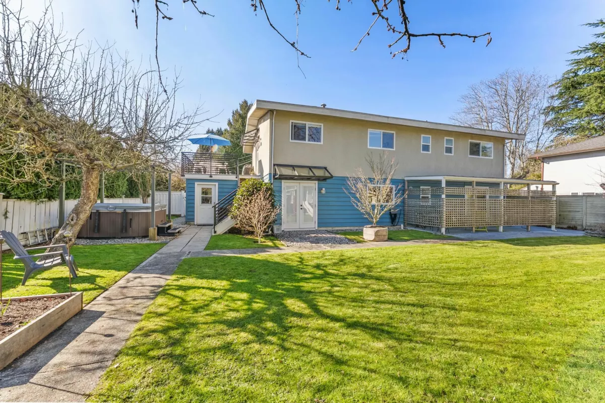 Staircase Photo of 1664 58 Street, Delta, BC