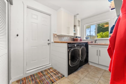 Guest Bathroom Photo of 1664 58 Street, Delta, BC