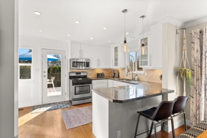 Kitchen Island Photo of 1664 58 Street, Delta, BC