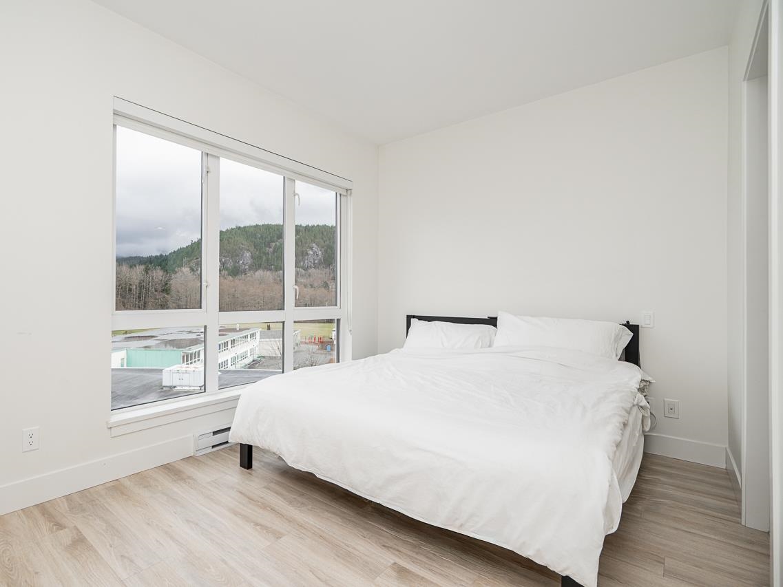 Guest Bathroom Photo of 444 38362 Buckley Avenue, Squamish, BC