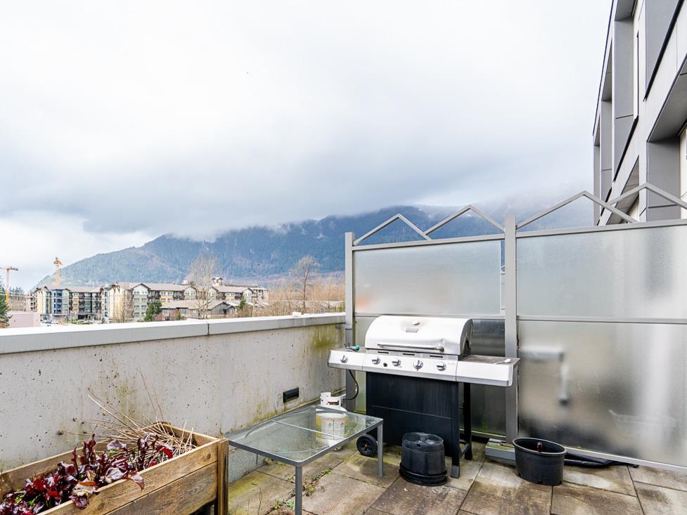 Walk-In Closet Photo of 444 38362 Buckley Avenue, Squamish, BC