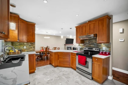 Breakfast Nook Photo of 11830 Meadowlark Drive, Maple Ridge, BC