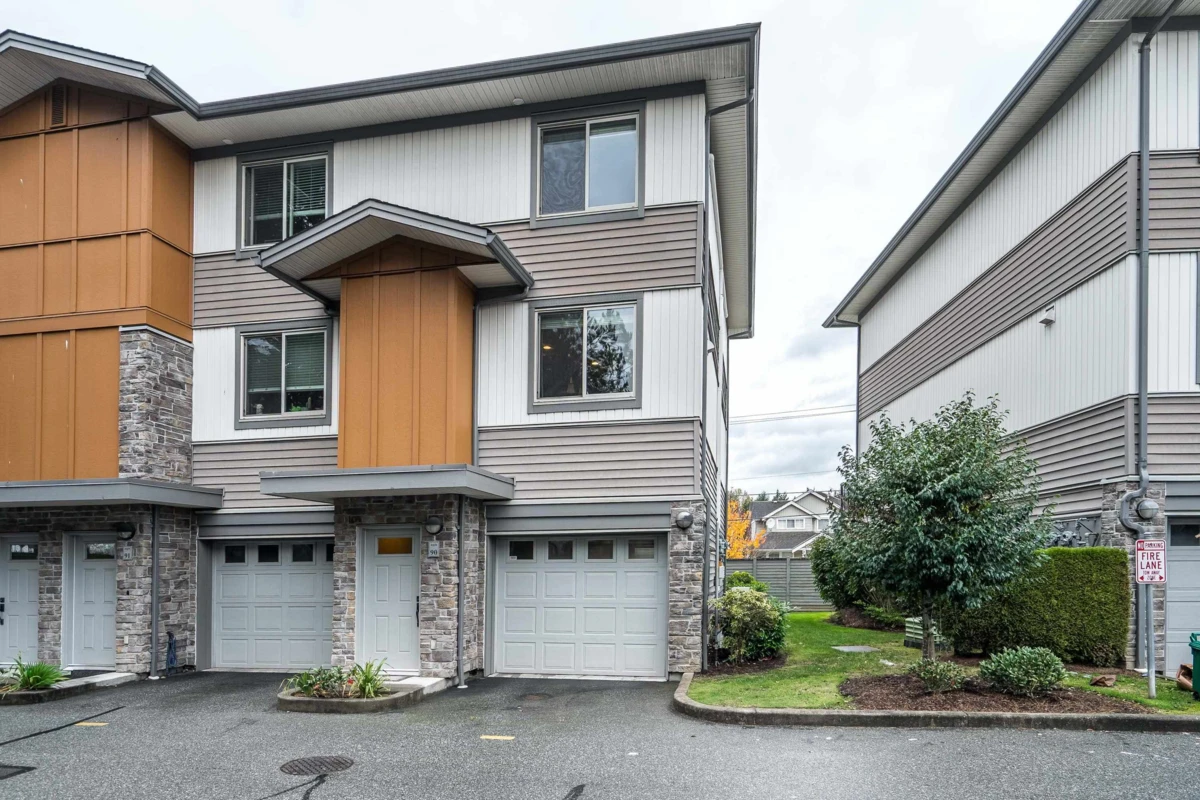 Family Room Photo of 90 34248 King Road, Abbotsford, BC