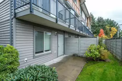 Outdoor Deck Photo of 90 34248 King Road, Abbotsford, BC