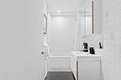 Primary Bathroom Photo of 303 219 E Georgia Street, Vancouver, BC