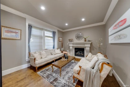 Kitchen Island Photo of 3928 159 Street, Surrey, BC