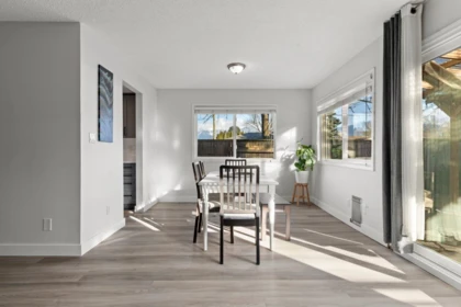 Breakfast Nook Photo of 27 46689 First Avenue, Chilliwack, BC