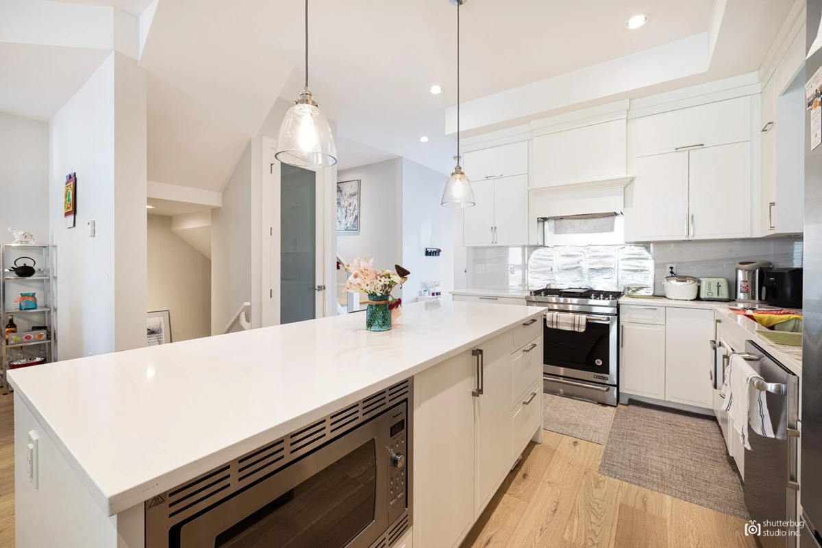Dining Area Photo of 16475 21a Avenue, Surrey, BC