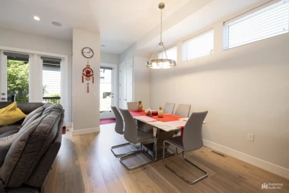Kitchen Island Photo of 16475 21a Avenue, Surrey, BC