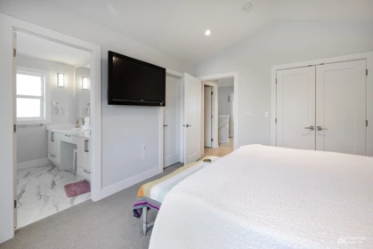 Primary Bedroom Photo of 16475 21a Avenue, Surrey, BC
