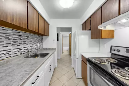216 9857 Manchester Drive, Burnaby, BC, Burnaby — Apartment/Condo for sale