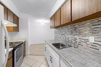 Kitchen Photo of 216 9857 Manchester Drive, Burnaby, BC