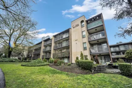 Swimming Pool Photo of 216 9857 Manchester Drive, Burnaby, BC