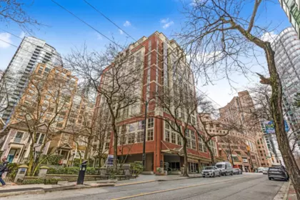 Swimming Pool Photo of 1404 819 Hamilton Street, Vancouver, BC