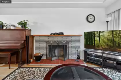 Breakfast Nook Photo of 2120 Como Lake Avenue, Coquitlam, BC