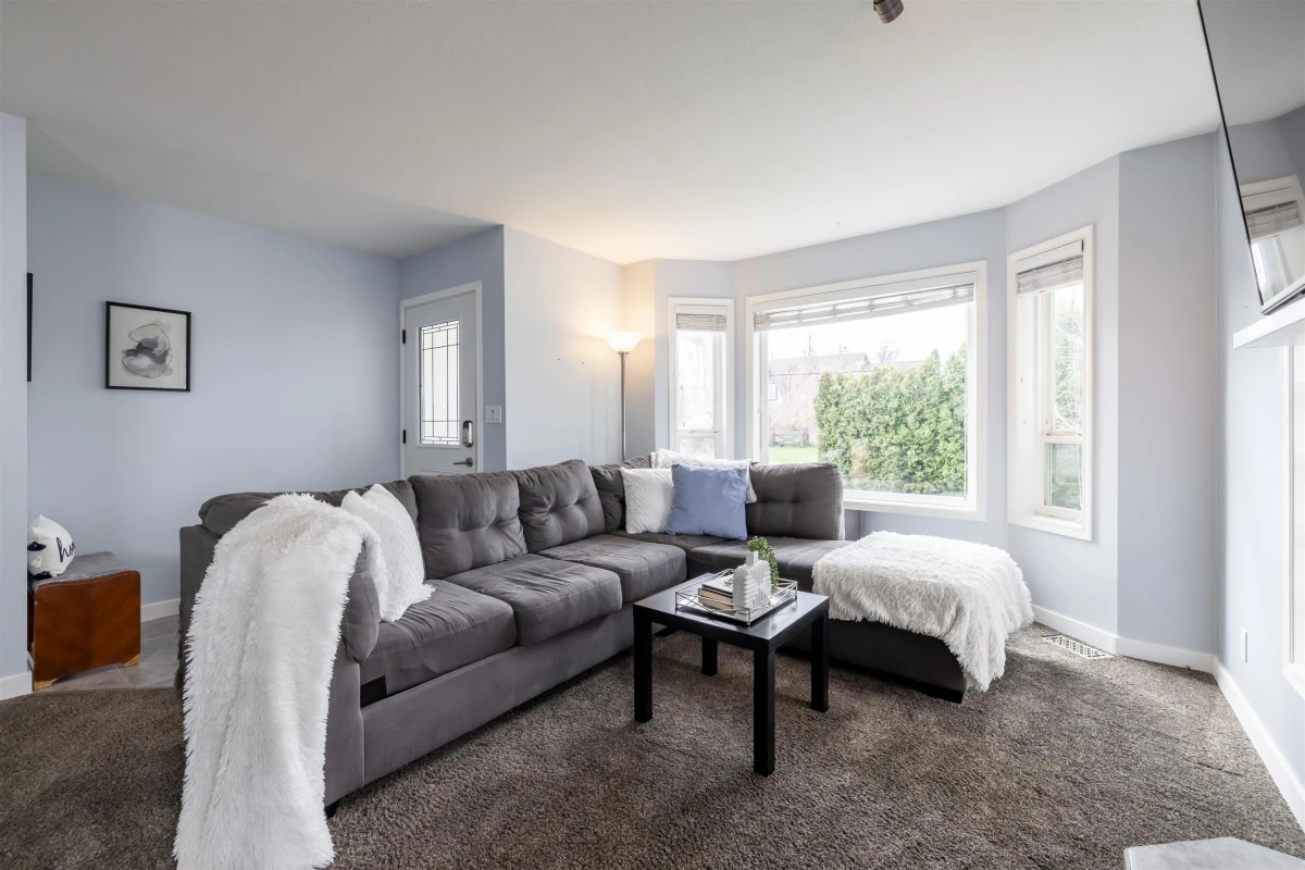 Living Room Photo of 34775 2nd Avenue, Abbotsford, BC