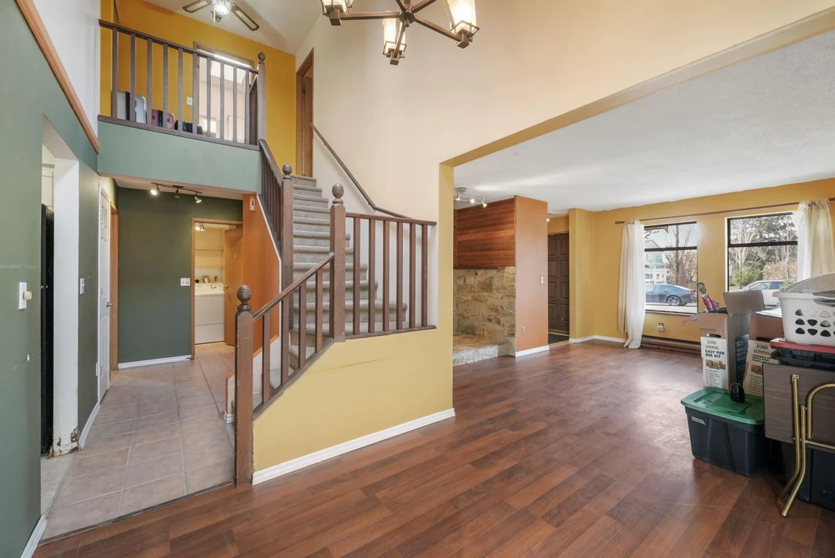Family Room Photo of 19449 62 Avenue, Surrey, BC