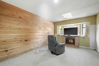 Breakfast Nook Photo of 19449 62 Avenue, Surrey, BC