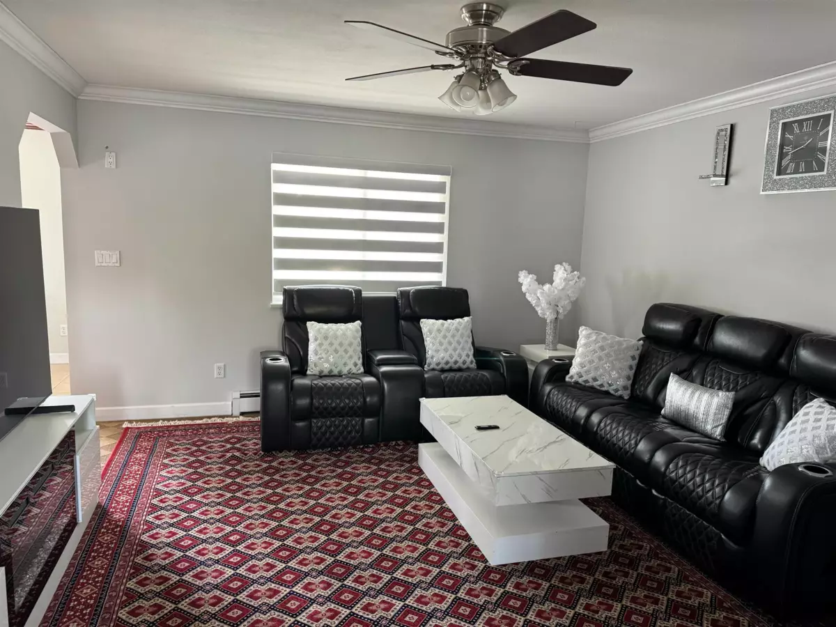 Family Room Photo of 13496 84a Avenue, Surrey, BC