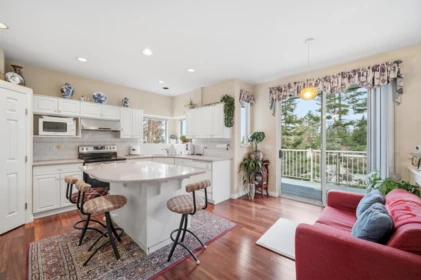 Breakfast Nook Photo of 30 Linden Court, Port Moody, BC