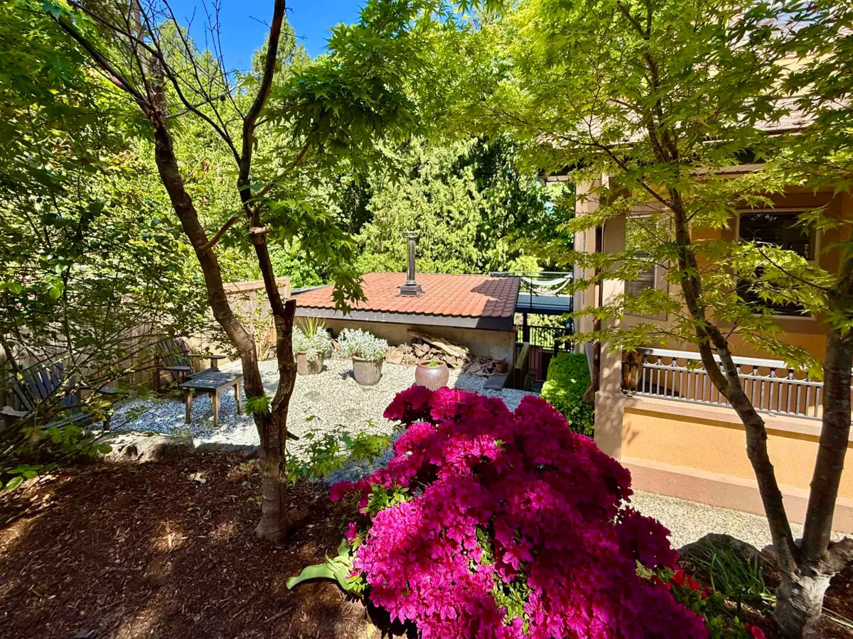 Family Room Photo of 5836 Marine Way, Sechelt, BC