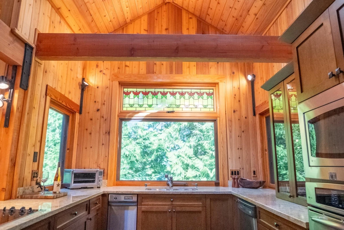 Guest Bathroom Photo of 8807 Ainslie Point Road, Pender Island, BC