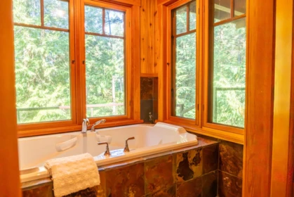 Basement Recreation Room Photo of 8807 Ainslie Point Road, Pender Island, BC