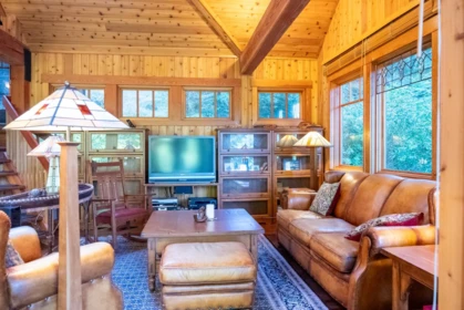 Primary Bedroom Photo of 8807 Ainslie Point Road, Pender Island, BC