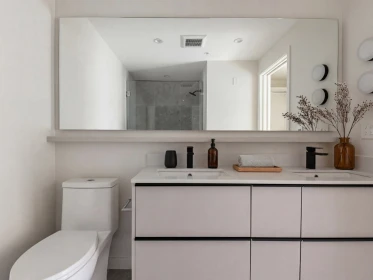 Kitchen Island Photo of 314 125 Albert Street, Port Moody, BC