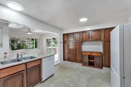 Primary Bedroom Photo of 733 Shaw Avenue, Coquitlam, BC
