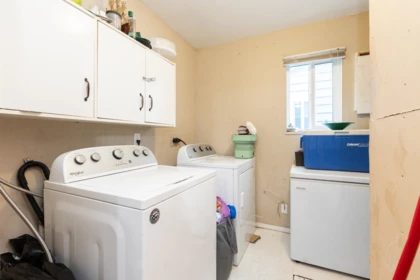 Guest Bathroom Photo of 32774 Badger Avenue, Mission, BC