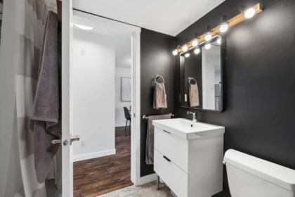 Hallway Photo of 301 1519 Grant Avenue, Port Coquitlam, BC