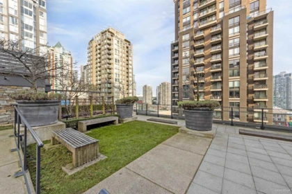 Loft / Bonus Room Photo of 213 1088 Richards Street, Vancouver, BC