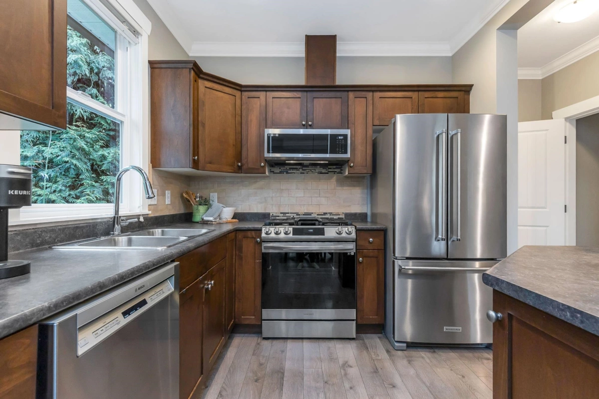 Dining Area Photo of 35 46791 Hudson Road, Chilliwack, BC