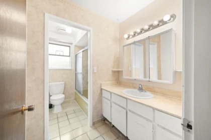 Primary Bathroom Photo of 9920 Francis Road, Richmond, BC